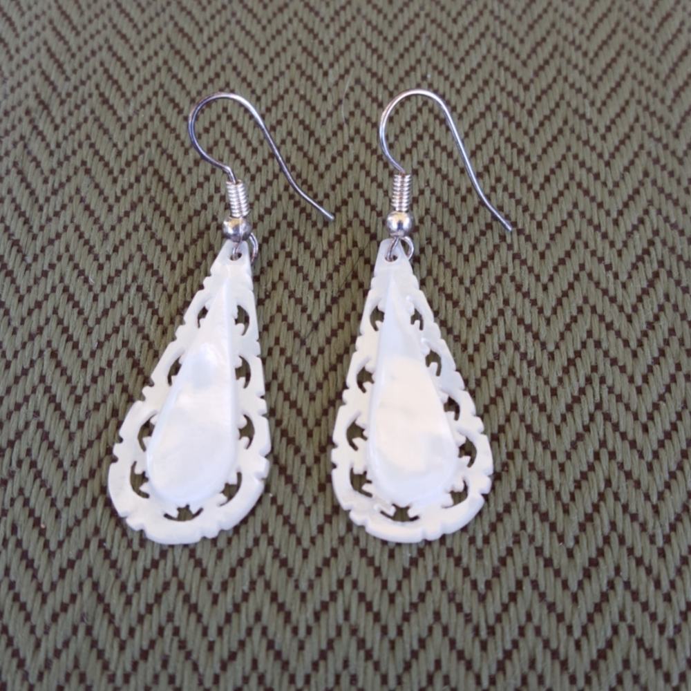 Vintage earrings white